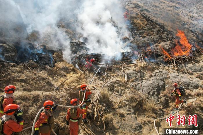 山地滅火訓練?！∥鞑厣窒揽傟犔厍诖箨?供圖