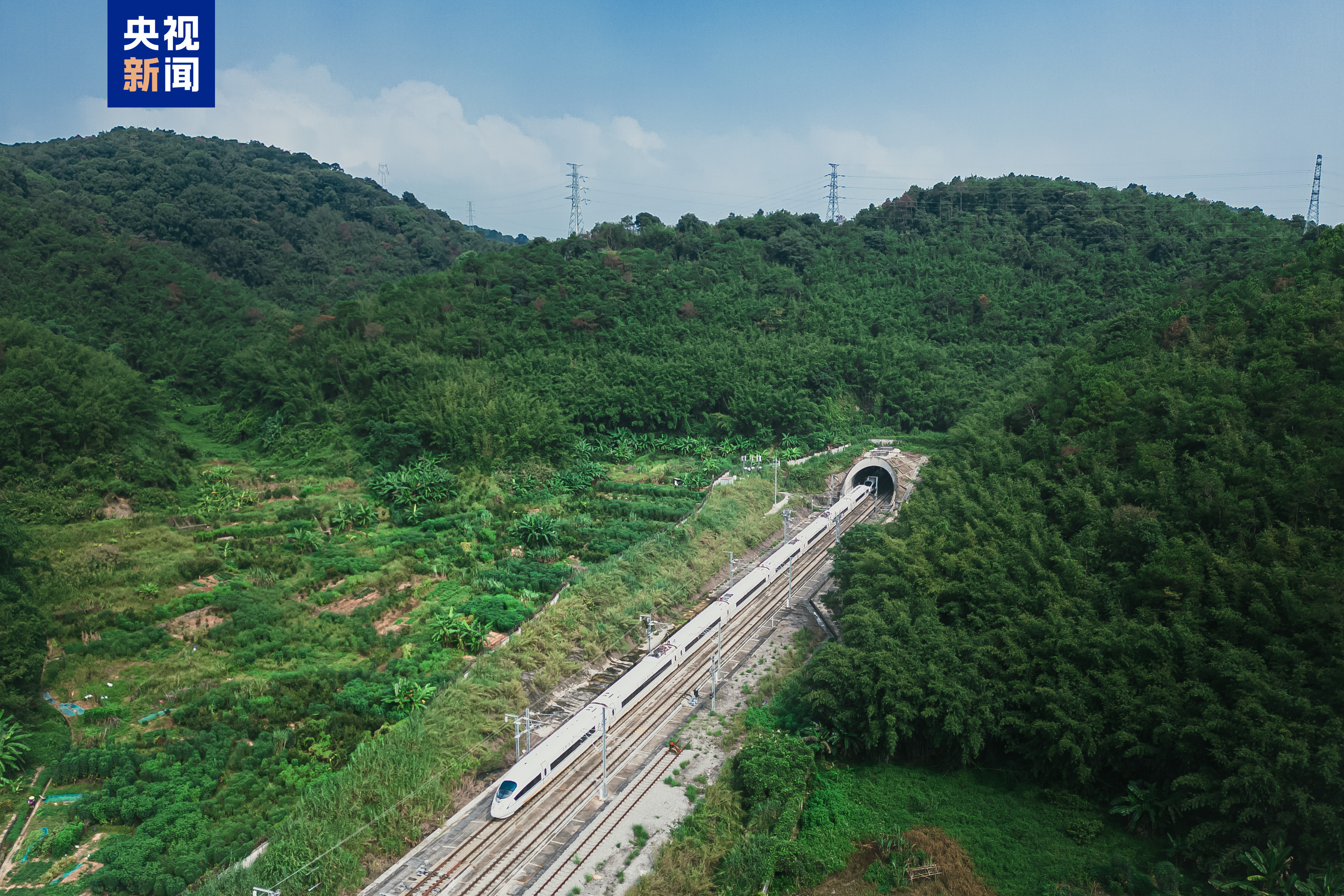 增幅16.7% 粵港澳大灣區(qū)開往成渝方向動車組列車將達35列