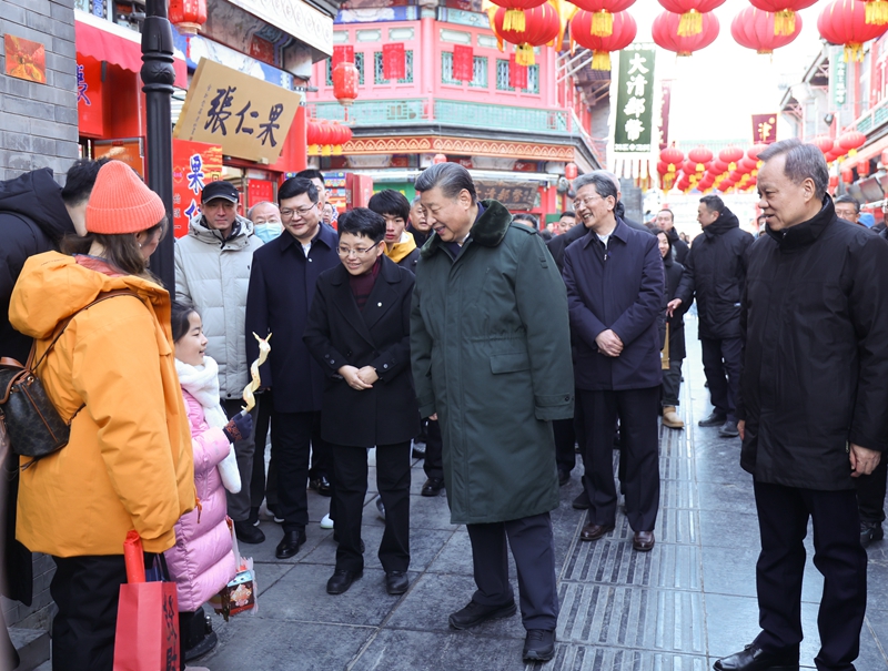 2024年2月1日，習(xí)近平總書(shū)記在天津古文化街考察。