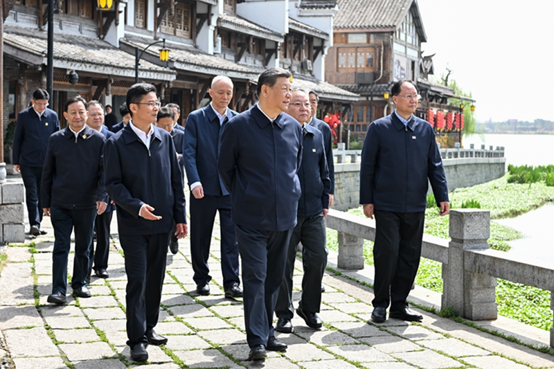 2024年3月19日，習(xí)近平總書(shū)記在湖南常德河街考察。