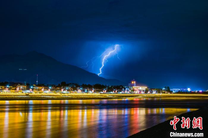 西藏進入雷電高發(fā)期氣象部門發(fā)布防范提示