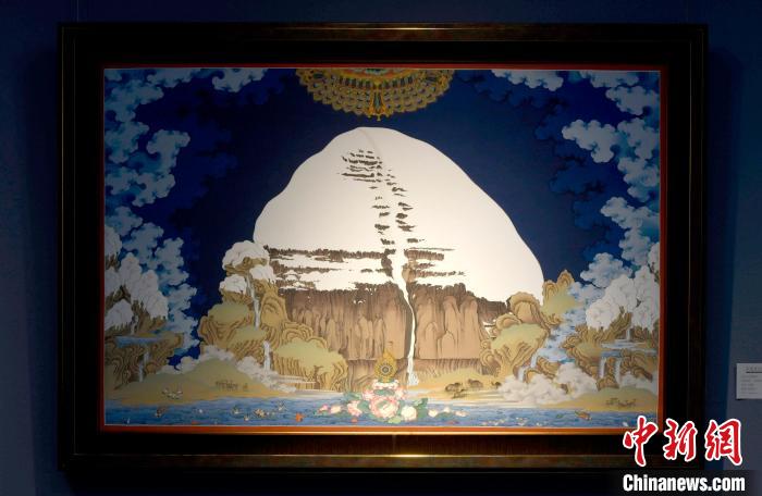 圖為5月16日，展覽中新創(chuàng)唐卡作品《岡底斯山》?！±盍?攝